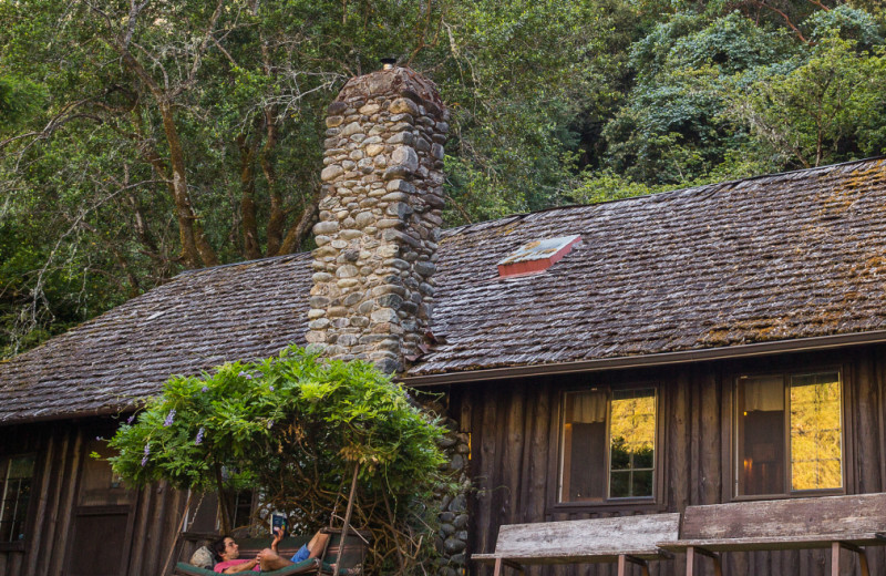 Exterior view of Morrison's Rogue River Lodge.