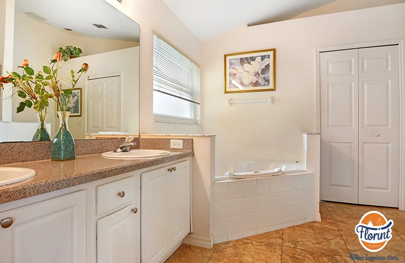 Rental bathroom at Florint Vacations.