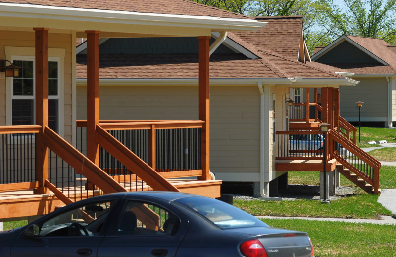 Exterior cottage view at Honey Creek Resort.