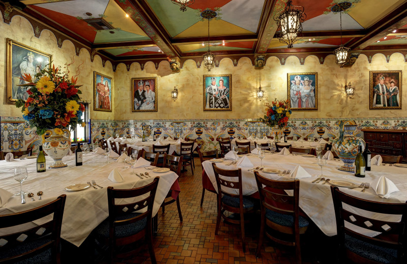 Dining near Southern Oaks Inn.