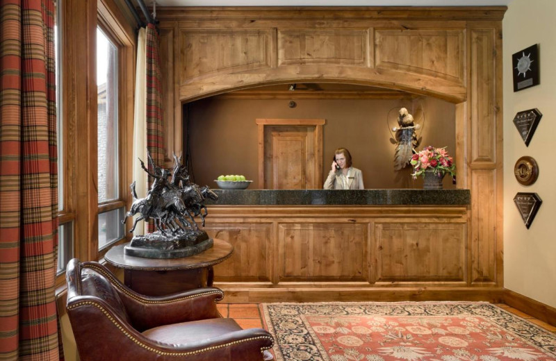 Check in desk at Rusty Parrot Lodge.