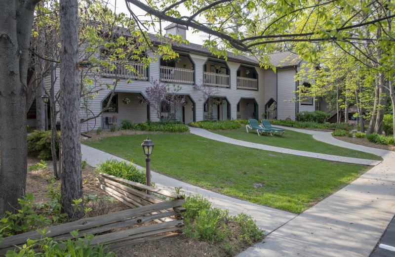 Exterior view of The Coachlite Inn.