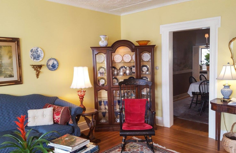 Parlor at The White House Inn.