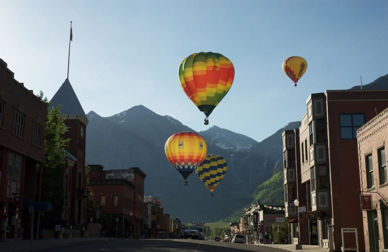 Balloons near Fairmont Heritage Place, Franz Klammer Lodge.