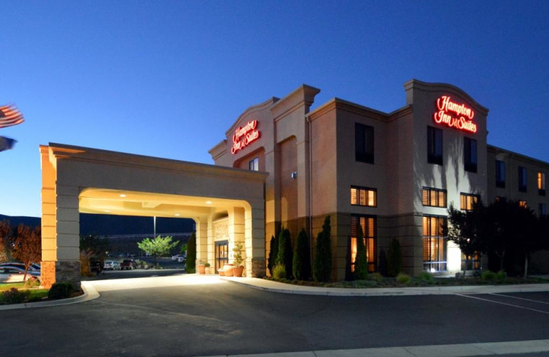 Exterior view of Hampton Inn 