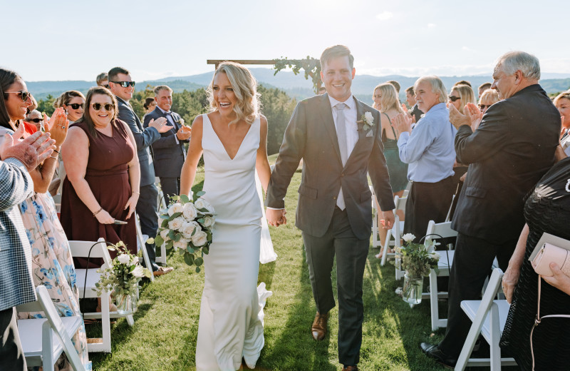 Wedding ceremony at Owl's Nest Resort & Golf Club.