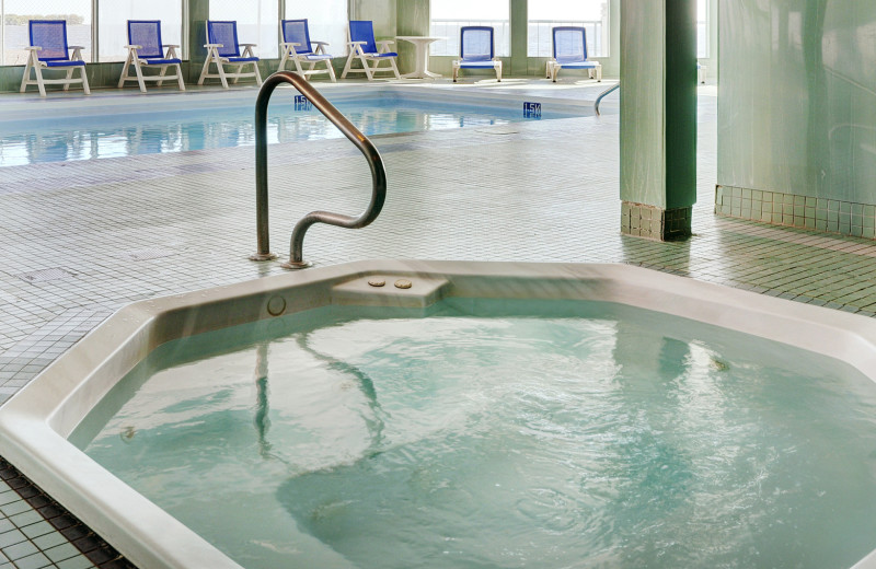 Indoor pool at Lakeview Resort Gimli.