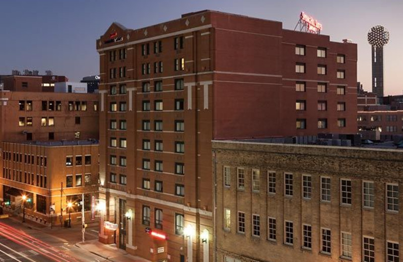 Exterior view of SpringHill Suites Dallas Downtown/West End.