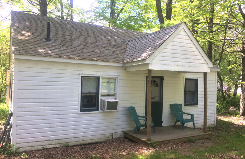 Bungalow at Arrow Park Lake and Lodge.