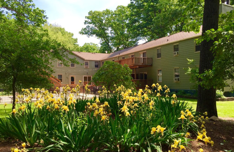 Exterior view of Grand Beach Inn.