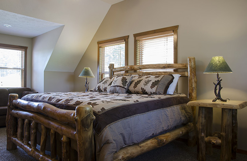 Guest bedroom at Royal Moose Lodge.