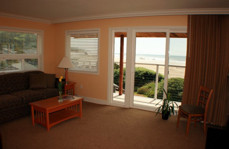 Guest living area at The Tolovana Inn.