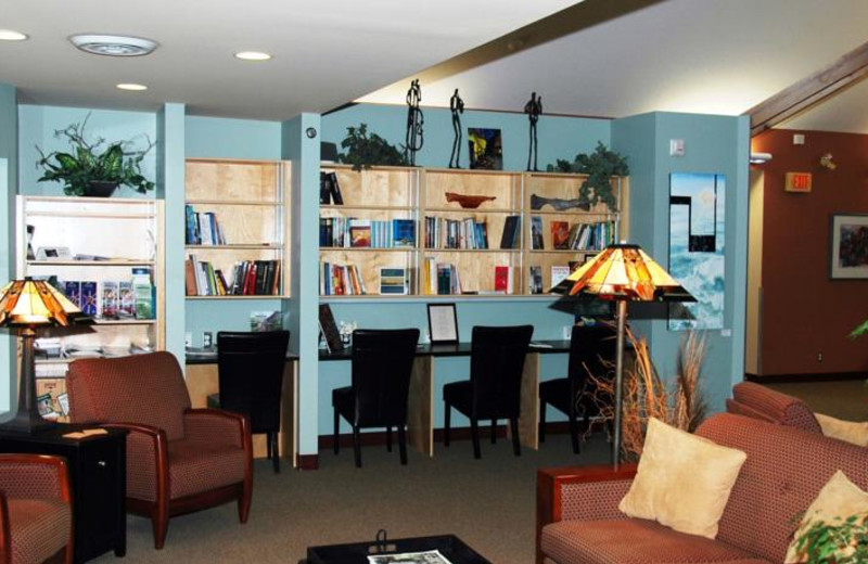 Library at Honeymoon Bay Lodge & Retreat.