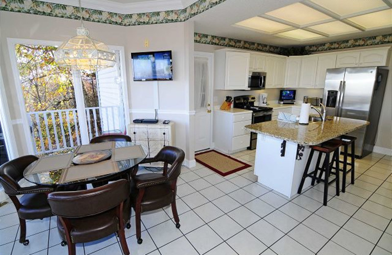 Rental kitchen and dining room at Chalet Village.