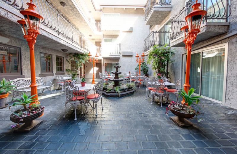 Courtyard at The Inn at Venice Beach.