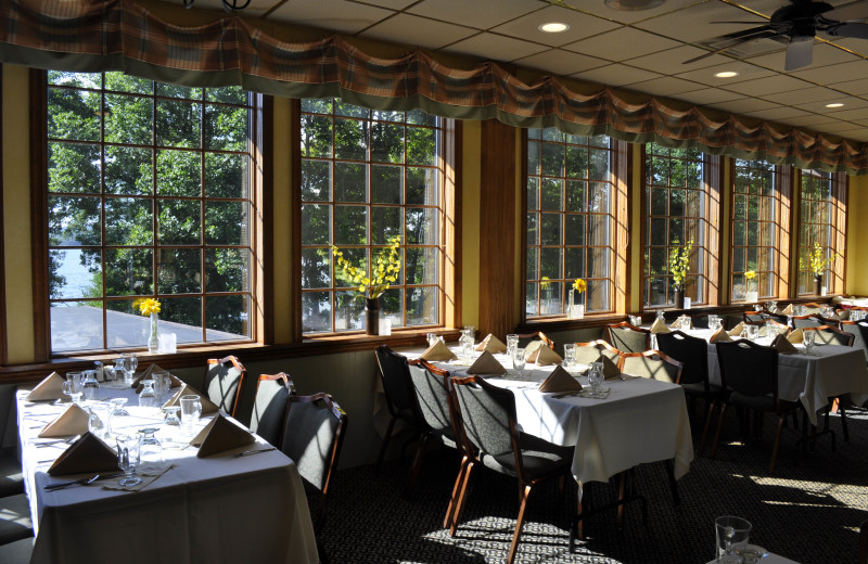 Private dining at Ehrhardt's Waterfront Resort.