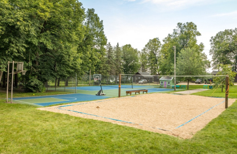 Basketball, volleyball, and tennis court at Lakecrest Resort.