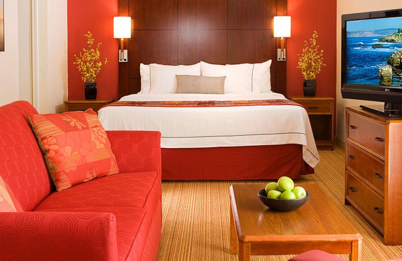 Guest room at Residence Inn by Marriott San Diego La Jolla.