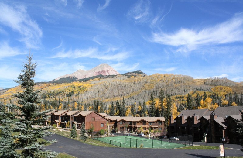 Tennis court at Cascade Village Condominiums.