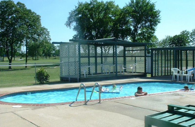 Outdoor pool at Pelican Landing Resort & Campground.