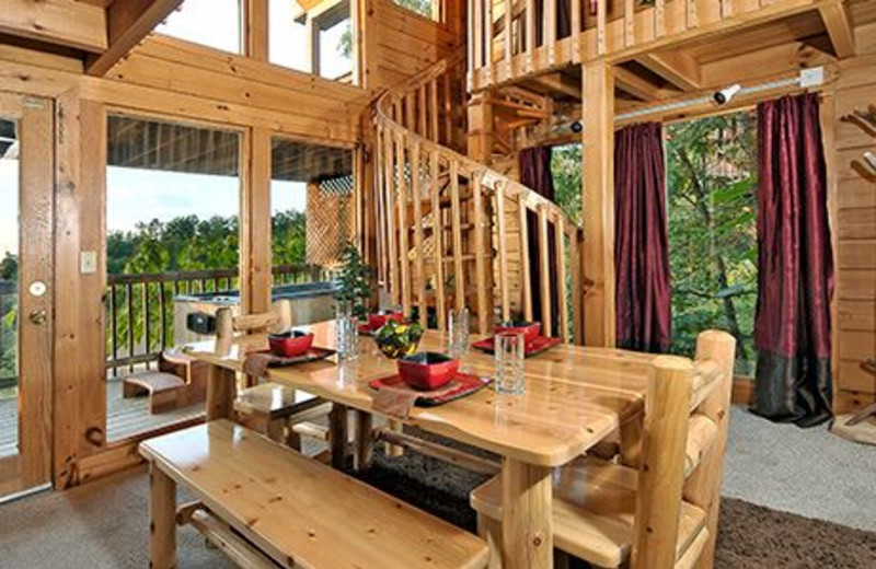 Cabin dining table at Dollywood Cabins.