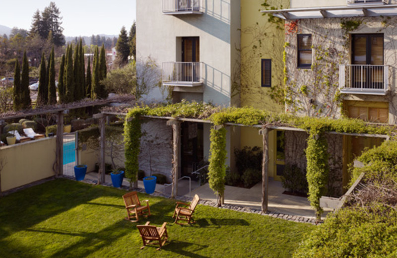 Courtyard at Hotel Healdsburg.