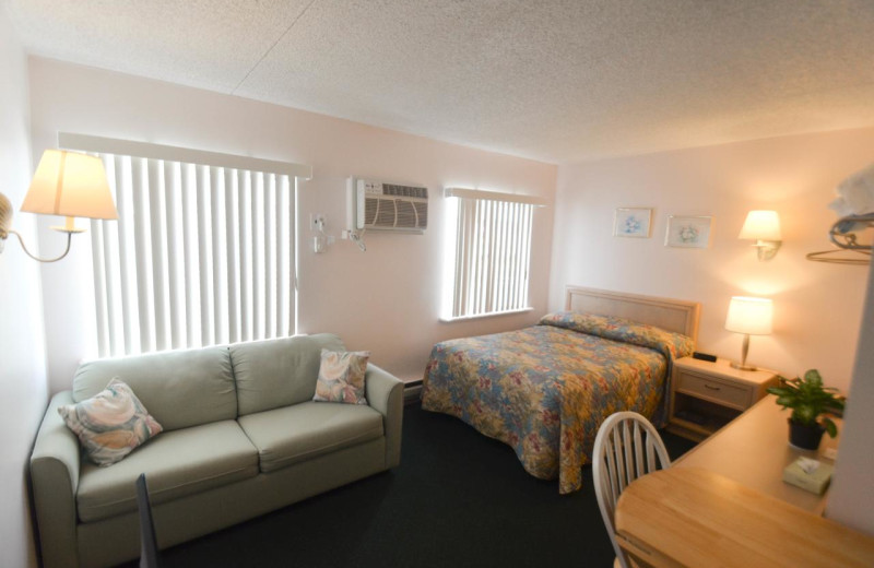 Guest room at Sea Scape Inn.