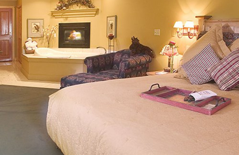 King Jacuzzi Suite at Inn on the Creek