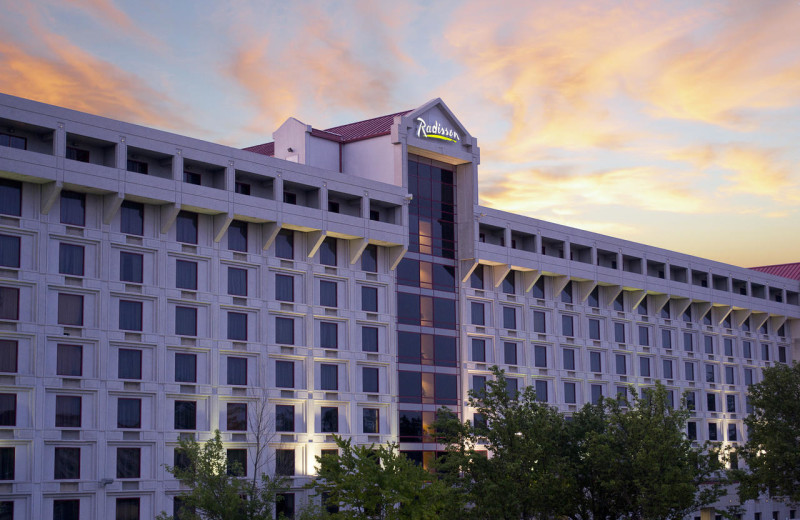 Exterior view of Radisson Hotel Branson.