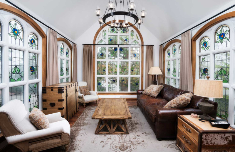 Guest living room at Big Cedar Lodge.