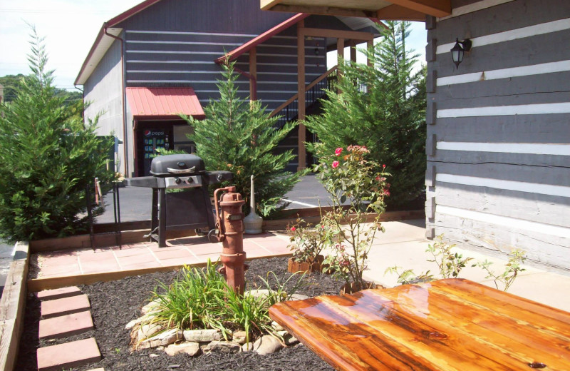 Picnic area at Timbers Lodge.