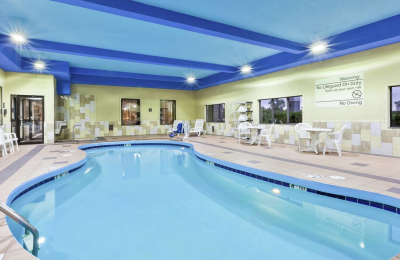 Indoor pool at Hampton Inn Monroe.