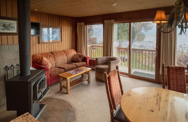 Villa living room at Lutsen Sea Villas.