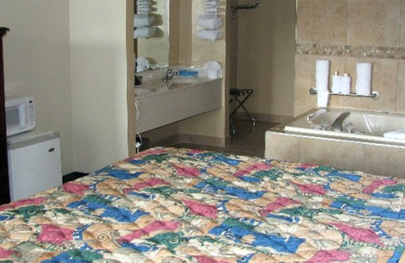 Jacuzzi suite at AmazInn & Suites.
