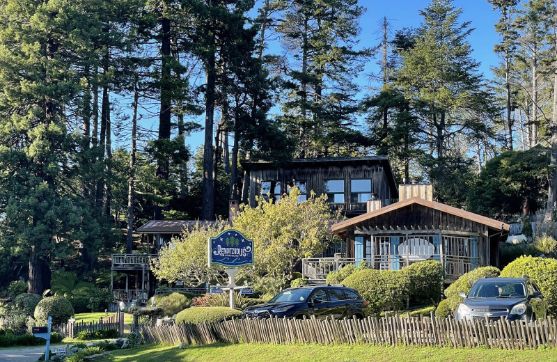Exterior view of Rendezvous Mendocino.