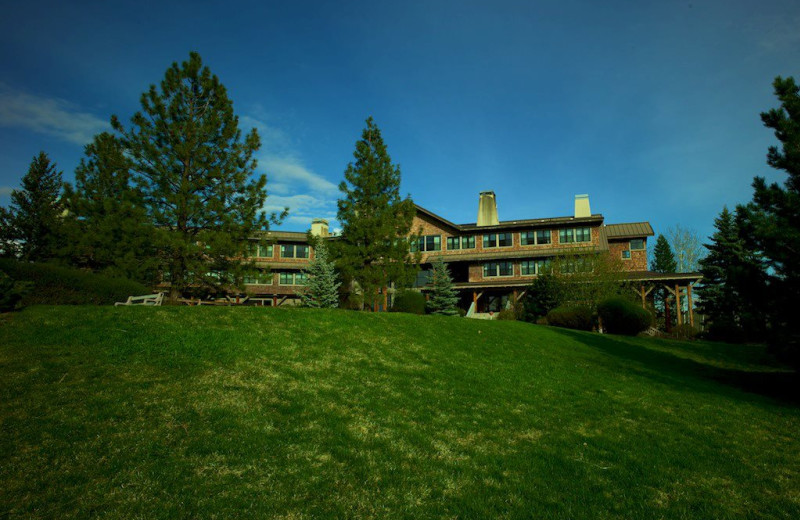 Exterior view of Sun Mountain Lodge.