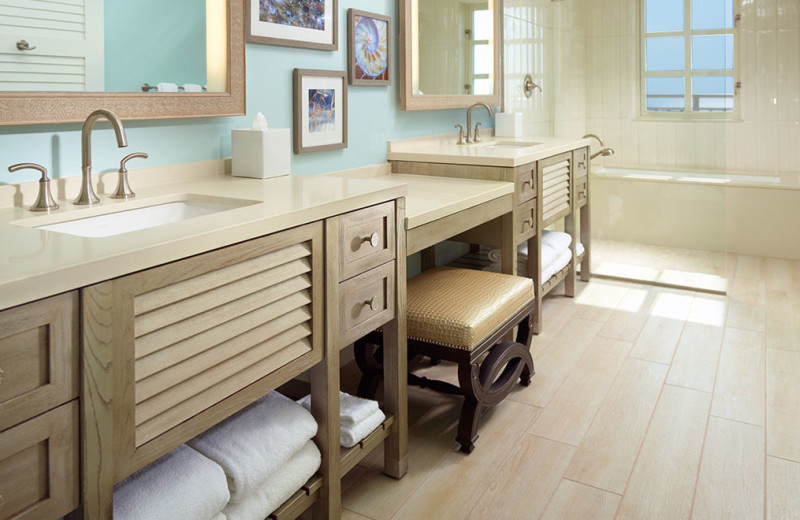 Guest bathroom at Omni Amelia Island Plantation.