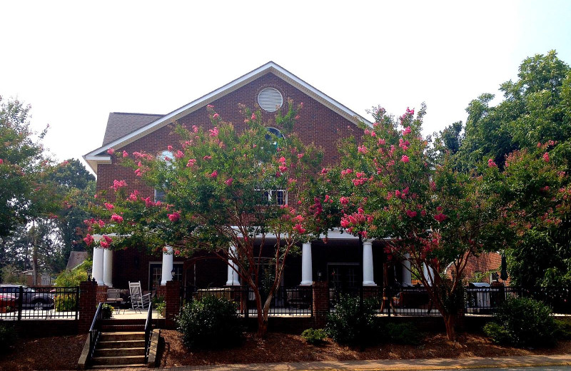 Exterior view of Acorn Inn.