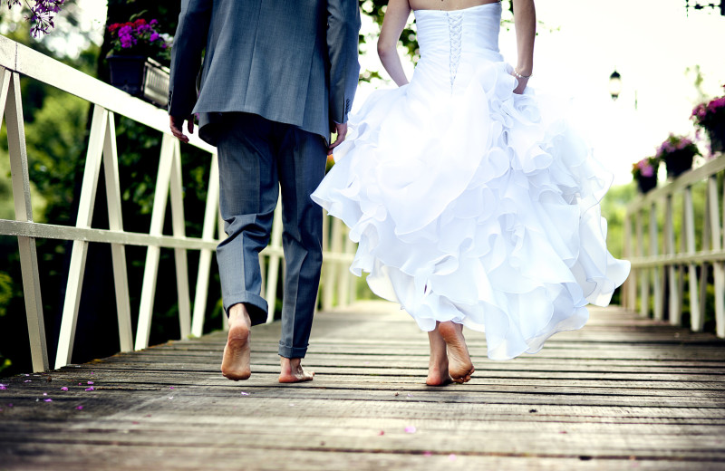 Wedding couple at Shawnee Inn and Golf Resort.