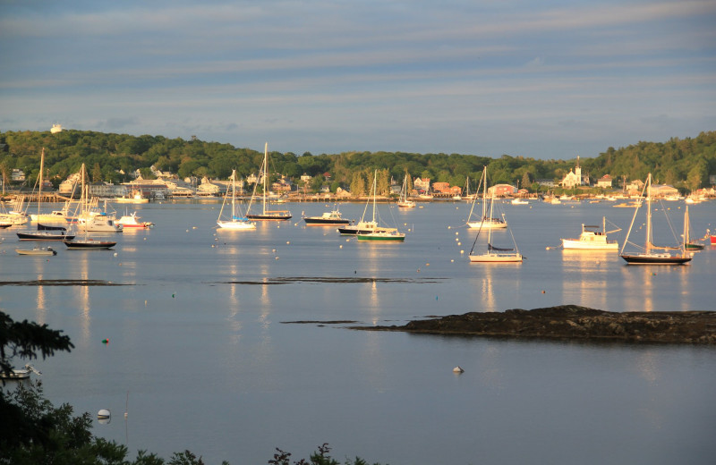 Boating at Harborfields Waterfront Vacation Cottages.