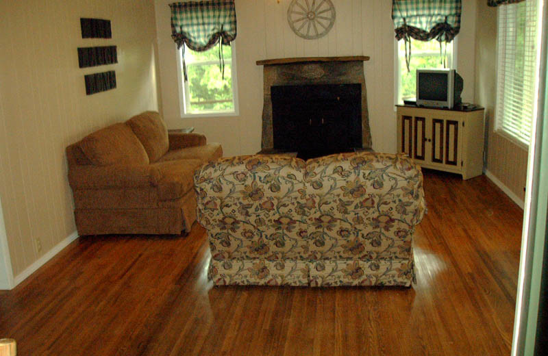 Cabin living room at Big Bear Log Cabins.