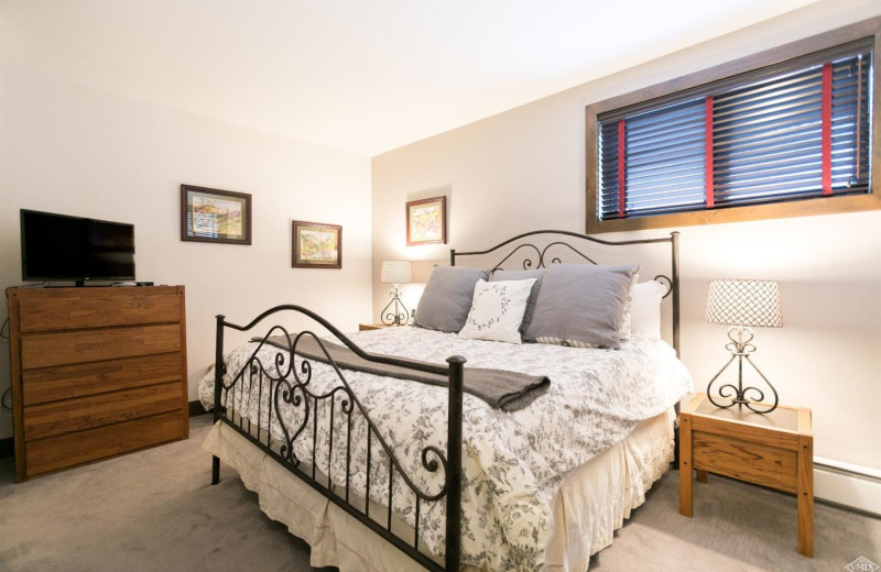 Guest bedroom at Sun Vail Condominiums.