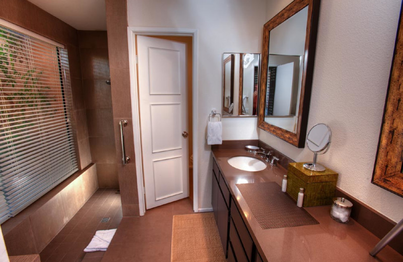 Rental bathroom at Sundance Villas.