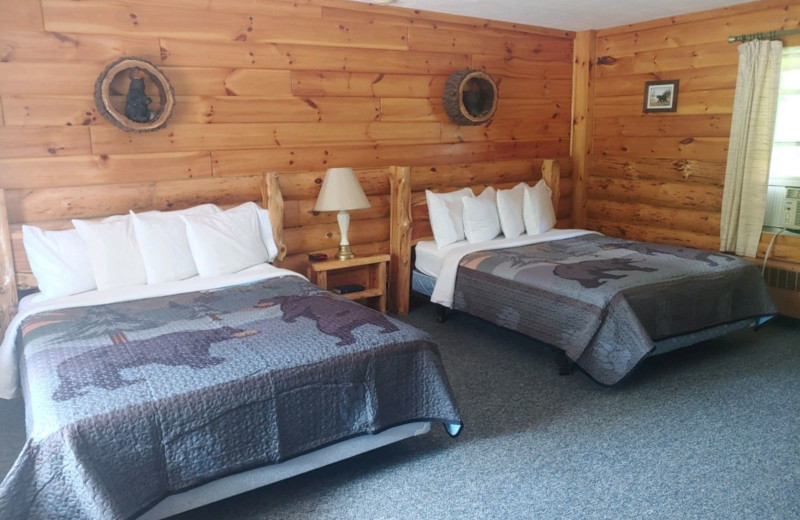 Guest room at The Beacons of Minocqua.
