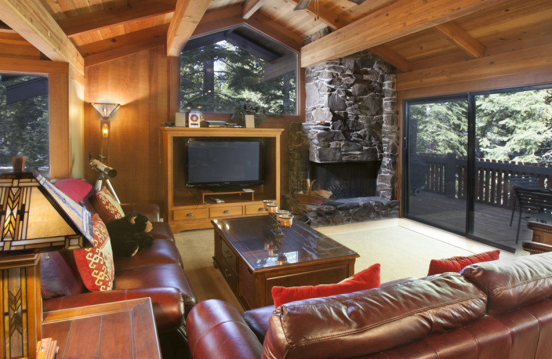 Guest living room at Chinquapin.