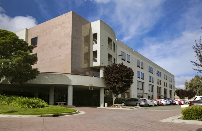 Exterior view of Cupertino Hotel.