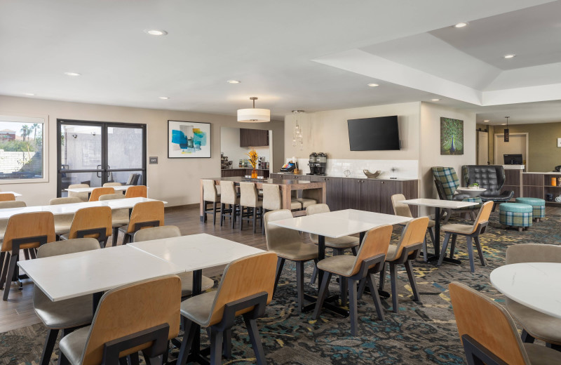 Dining at Residence Inn by Marriott Pasadena - Arcadia.