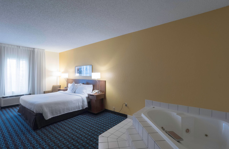 Guest room at Fairfield Inn Cleveland Streetsboro.