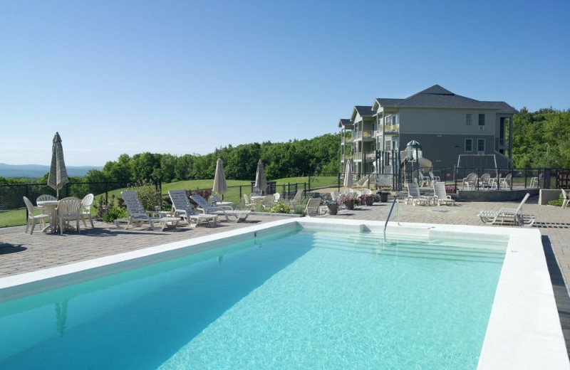 Outdoor pool at Steele Hill Resorts.