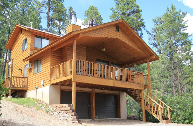 Cabin exterior at Pine River Lodge.